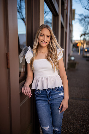 Alyssa_F_SP22_3565_05