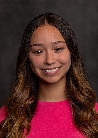 Calli_S_Headshots_2023_3473_02