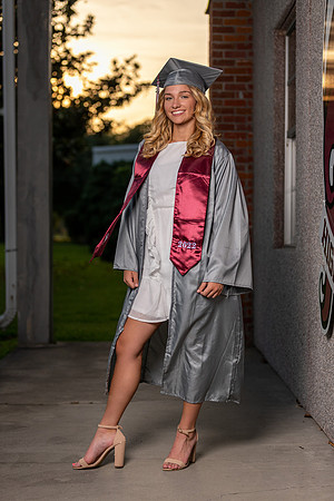 Kylie_B_Cap-N-Gown_22_7056_04