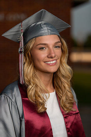 Kylie_B_Cap-N-Gown_22_7083_06