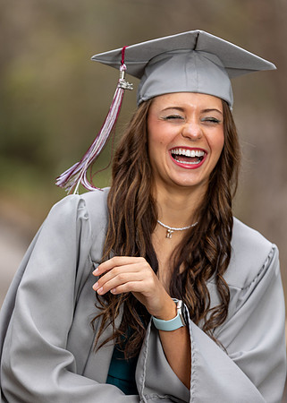 Tori_V_Cap_N_Gown_26_007_6838