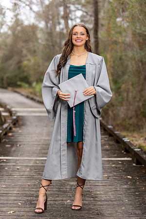 Tori_V_Cap_N_Gown_26_001_6765
