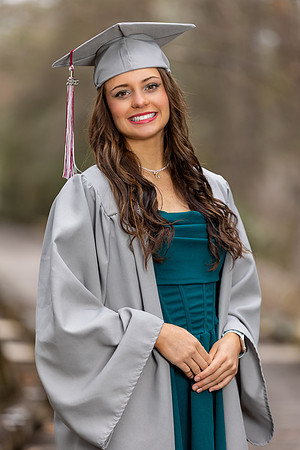 Tori_V_Cap_N_Gown_26_006_6828
