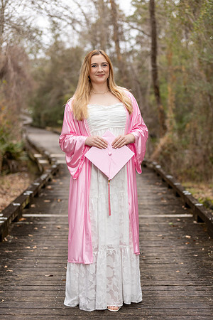 Cheyenne_G_Cap_N_Gown_26_001_7154