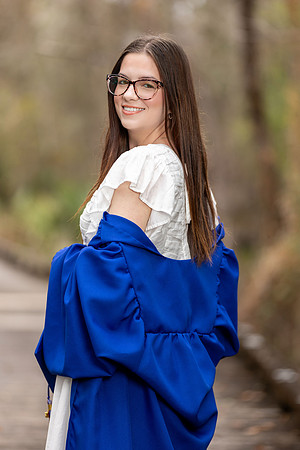 Talia_M_Cap_N_Gown_26_004_6526
