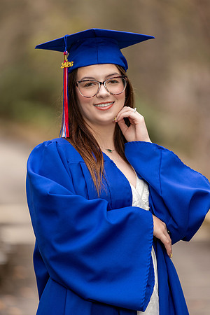 Talia_M_Cap_N_Gown_26_008_6565