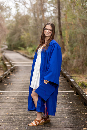 Talia_M_Cap_N_Gown_26_001_6508