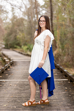 Talia_M_Cap_N_Gown_26_005_6528