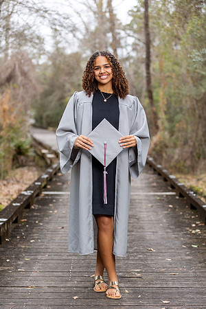 Caitlin_W_Cap_N_Gown_26_005_7698