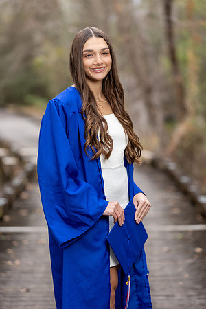 Jayda_A_Cap_N_Gown_26_002_7925