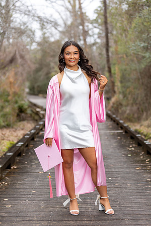 Alana_L_Cap_N_Gown_26_001_8093