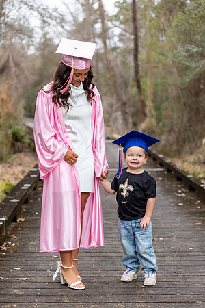 Alana_L_Cap_N_Gown_26_011_8168