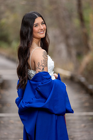 Isabella_L_Cap_N_Gown_26_004_8372