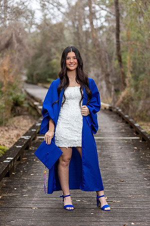 Isabella_L_Cap_N_Gown_26_002_8356