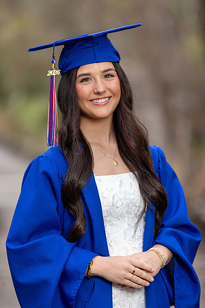Isabella_L_Cap_N_Gown_26_008_8410