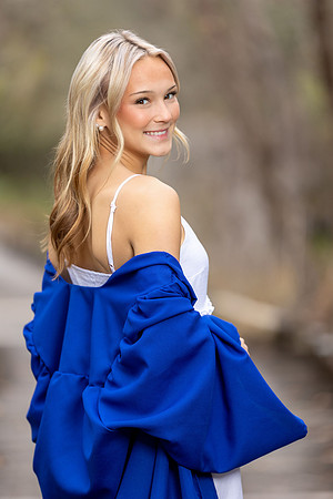 Andie_M_Cap_N_Gown_26_003_8450