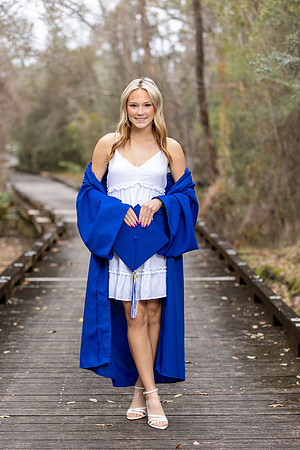 Andie_M_Cap_N_Gown_26_002_8442