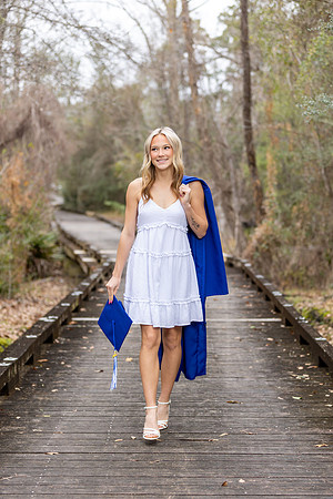 Andie_M_Cap_N_Gown_26_006_8464
