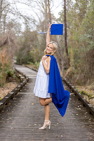 Andie_M_Cap_N_Gown_26_005_8461