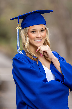 Andie_M_Cap_N_Gown_26_007_8488