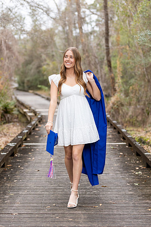 Addie_C_Cap_N_Gown_26_006_8538