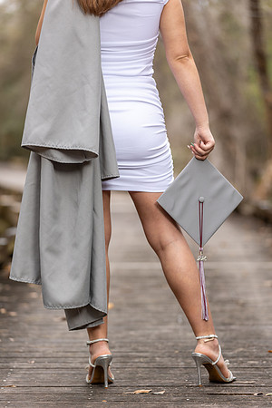 Jules_E_Cap_N_Gown_26_003_7789