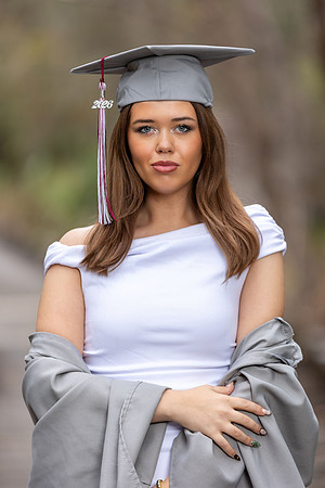 Jules_E_Cap_N_Gown_26_008_7830