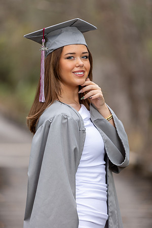 Jules_E_Cap_N_Gown_26_006_7810