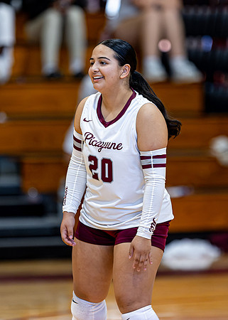 PMHS_VB_#20_Yadira_26-27_008_2161