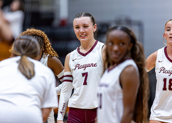 PMHS_VB_#7_Madelyn_26-27_005_3473