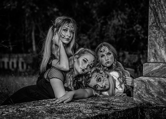Halloween_Old_School_Film_b&w_092621_003