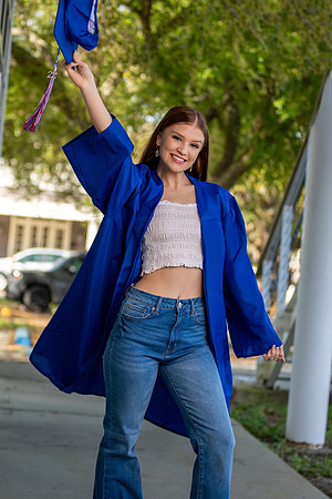 Allie_L_SP22_6943_06