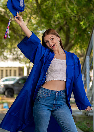 Allie_L_SP22_6944_07