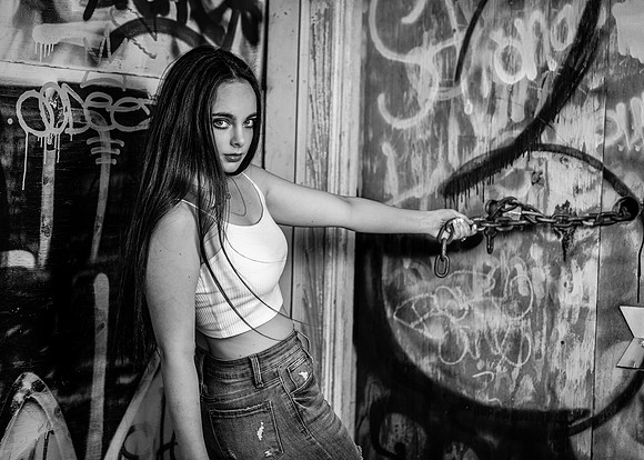 IMG_4452 - 2b grunge b&w