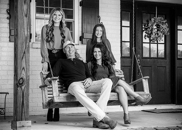 Jordan_Family_2022_0681_02