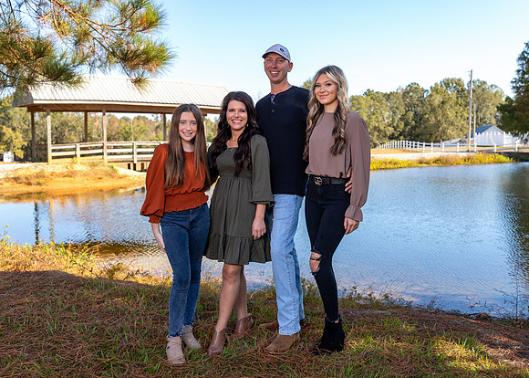 Jordan_Family_2022_0695_07