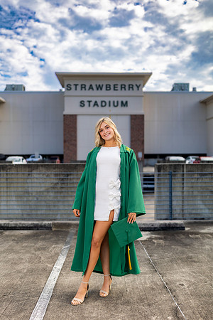 Caidy_J_College_Grad_25_03_0013