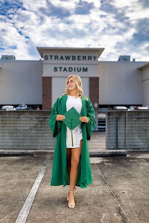 Caidy_J_College_Grad_25_02_0009
