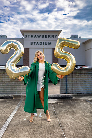Caidy_J_College_Grad_25_06_0035
