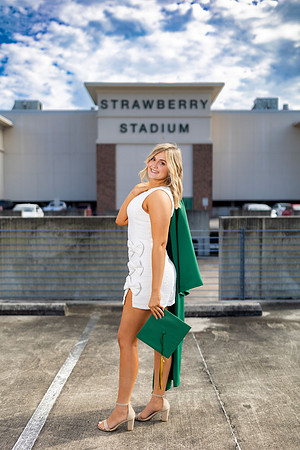 Caidy_J_College_Grad_25_04_0022